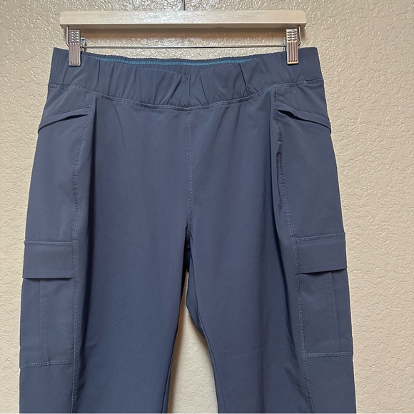 Eddie Bauer Capri Outdoor Tech Pants Size 12 Gray Travel Hike Camp Cargo - Picture 5 of 6